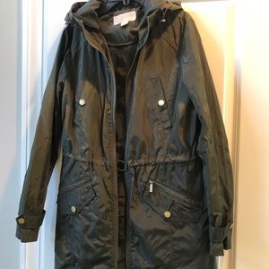 Women’s Lightweight Rain jacket in Army Green